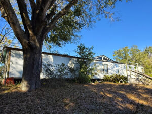 Home for Sale in Chiefland FL on 5 Acres, Pool, Workshop